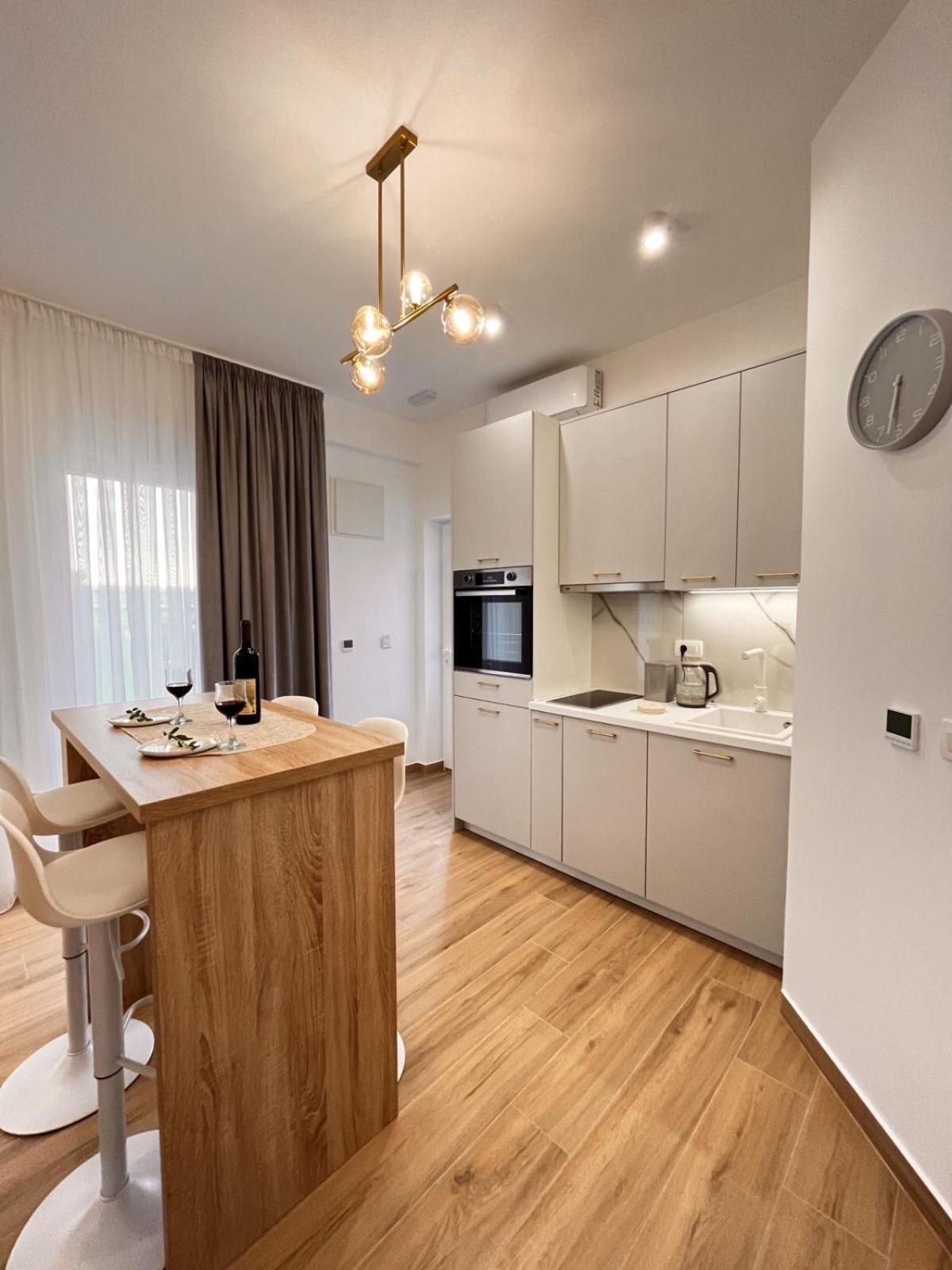 Dmm Apartments Tivat Extérieur photo